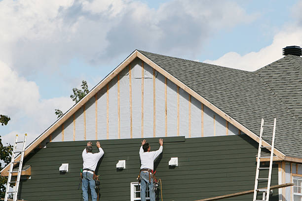 Professional Siding Contractor technician working in Richfield, PA